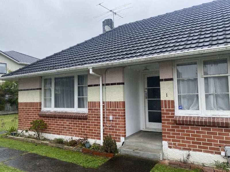 1/26 Tawa Street, Eastbourne, Lower Hutt - Carousel 1