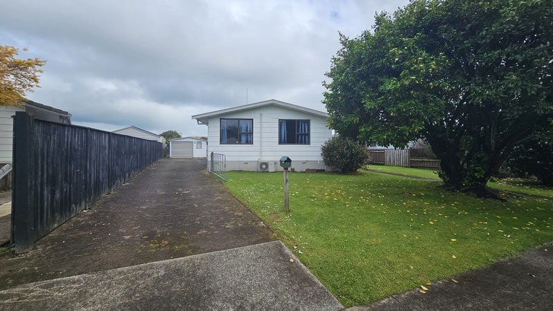 23 Elmwood Crescent, Pukete, Hamilton - Carousel 1