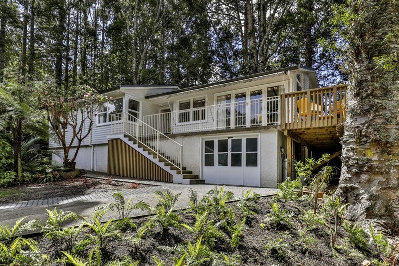 2 Tainui Road, Titirangi, Auckland - Carousel 2