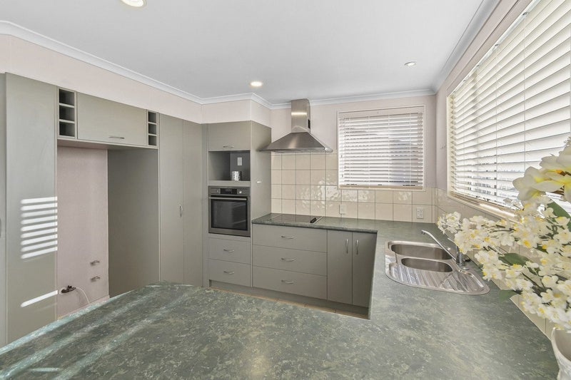 6 Richard Halse Drive, Manurewa, Auckland - Carousel 1