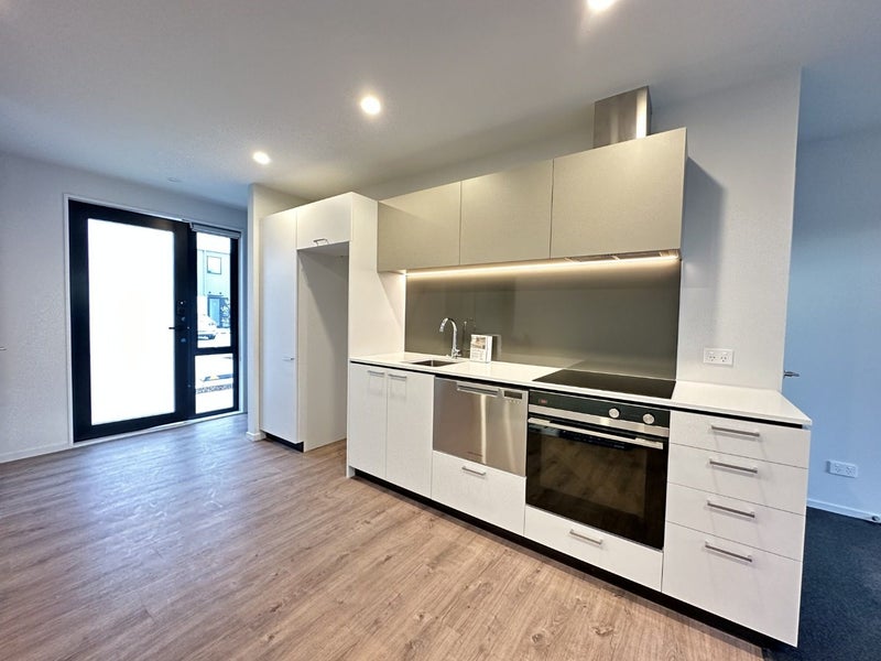 1/30 Frederick Street, Waltham, Christchurch - Carousel 1