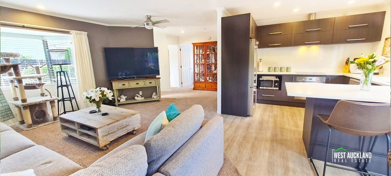 19 Heversham Place, Glendene, Auckland - Carousel 2