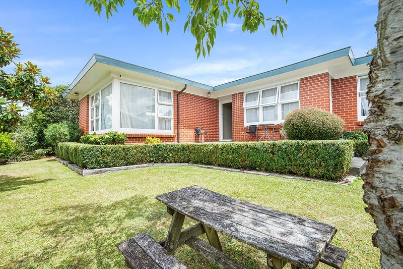 12 Johnsview Terrace, Hillcrest, Hamilton - Carousel 1