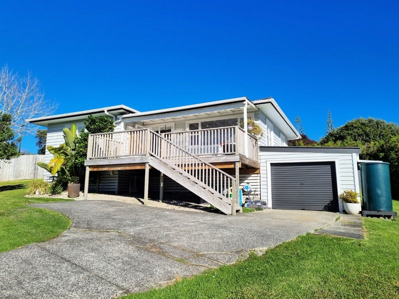 20 Dobell Road, Stanmore Bay, Whangaparaoa - Carousel 1