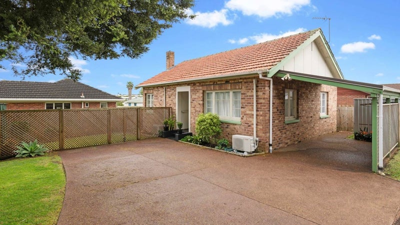 1/10 Great South Road, Papakura, Auckland - Carousel 1