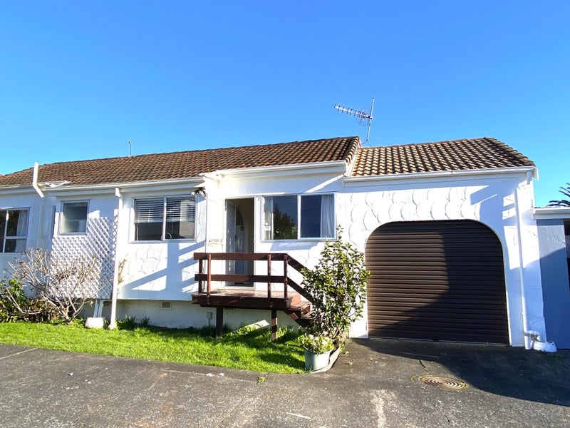 2/77 Nile Road, Milford, Auckland - Carousel 1