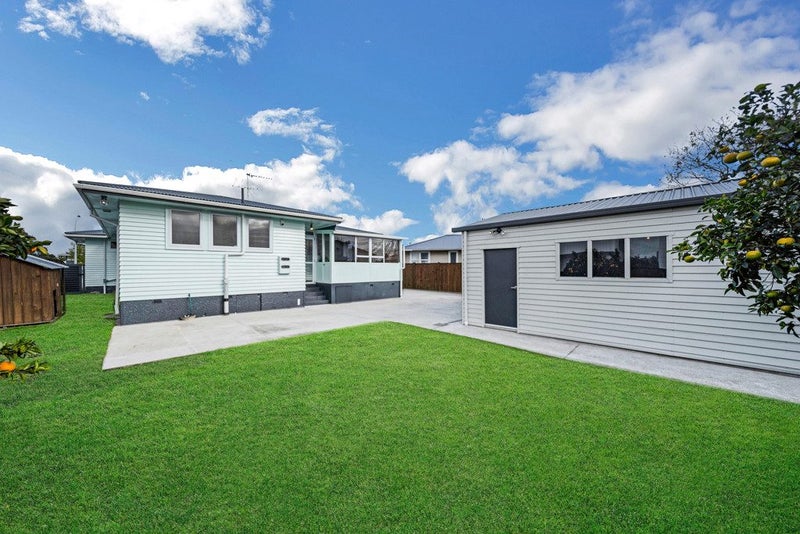 102 Edgewater Drive, Pakuranga, Auckland - Carousel 2