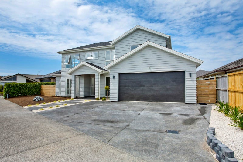 14 Huntington Park Drive, Greenhithe, Auckland - Carousel 1