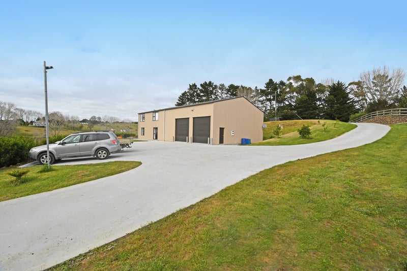 17 Lupis Way, Kaiwaka - Carousel 1