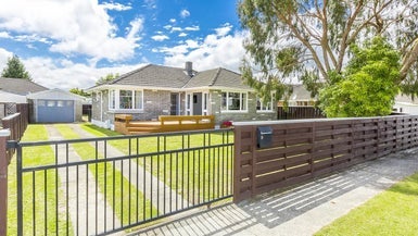 14 Hildreth Street, Trentham, Upper Hutt - Carousel 1