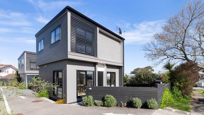 10E Edgar Pearce Place, Howick, Auckland - Carousel 1