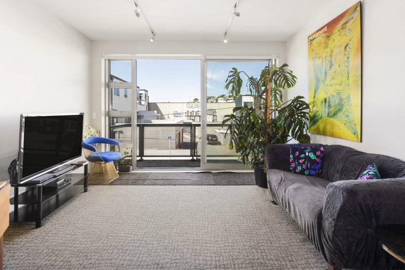 201/80 Riddiford Street, Newtown, Wellington - Carousel 2