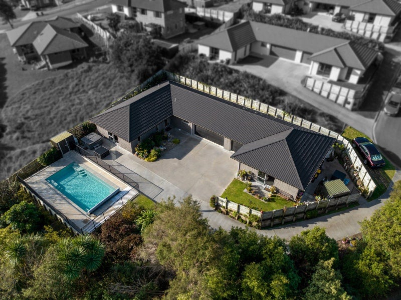 10 Hayden Way, Welcome Bay, Tauranga - Carousel 1