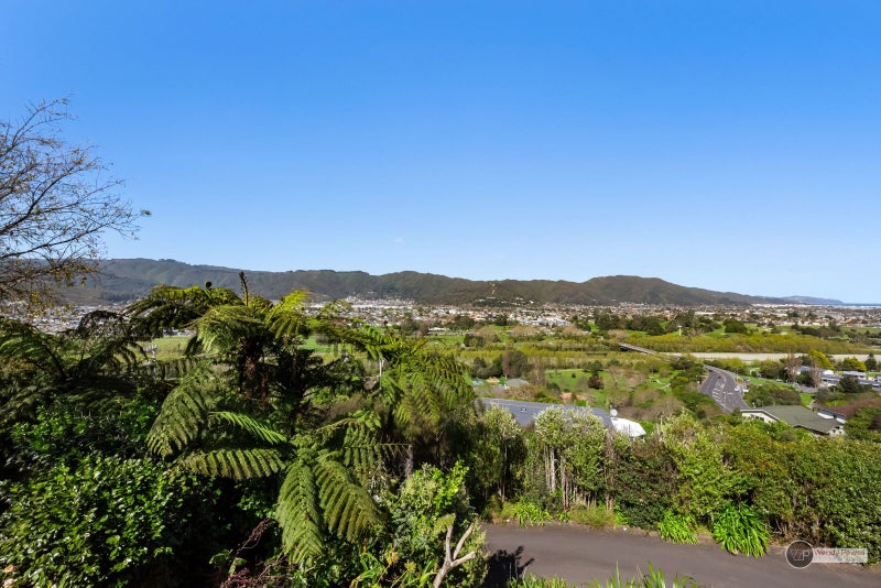 1/3 Sunshine Crescent, Kelson, Lower Hutt - Carousel 24