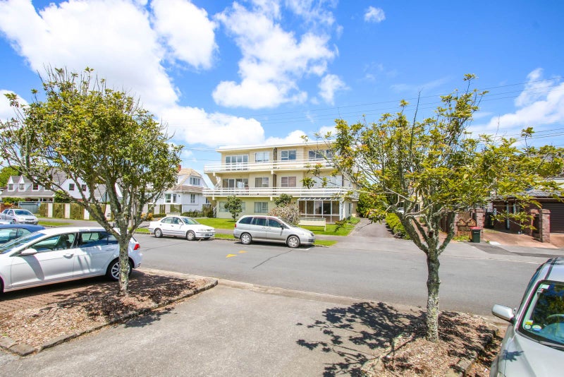 11/9 Marau Crescent, Mission Bay, Auckland - Carousel 2