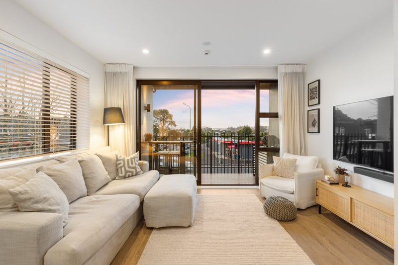 202/1028 Great North Road, Point Chevalier, Auckland - Carousel 1