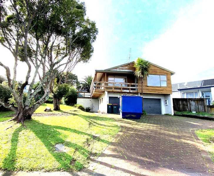 11 Birman Close, Half Moon Bay, Auckland - Carousel 1