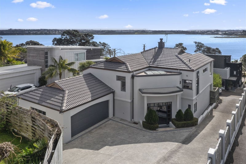 2/61 Beresford Street, Bayswater, Auckland - Carousel 26