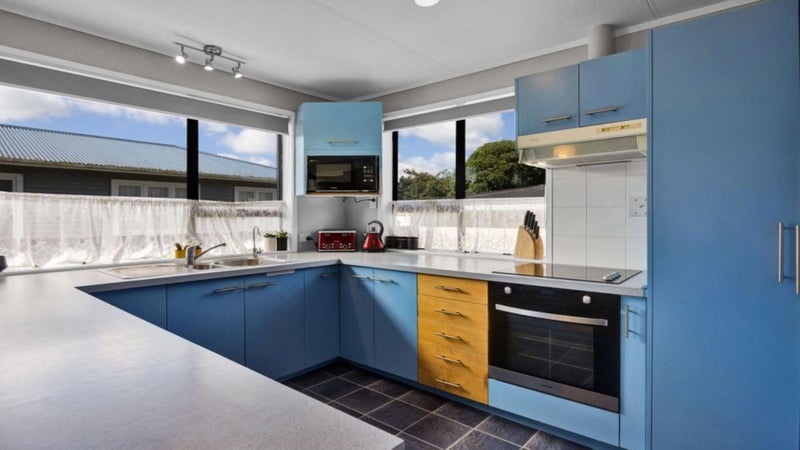 201 Regan Street, Stratford - Carousel 2