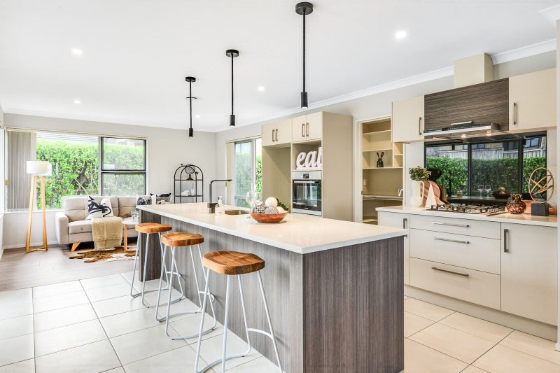 12 Castleton Way, Flagstaff, Hamilton - Carousel 1