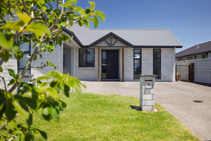 11 Tuaia Street, Pyes Pa, Tauranga - Carousel 1
