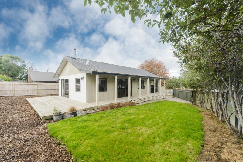 130 Hillcrest Drive, Kelvin Grove, Palmerston North - Carousel 1