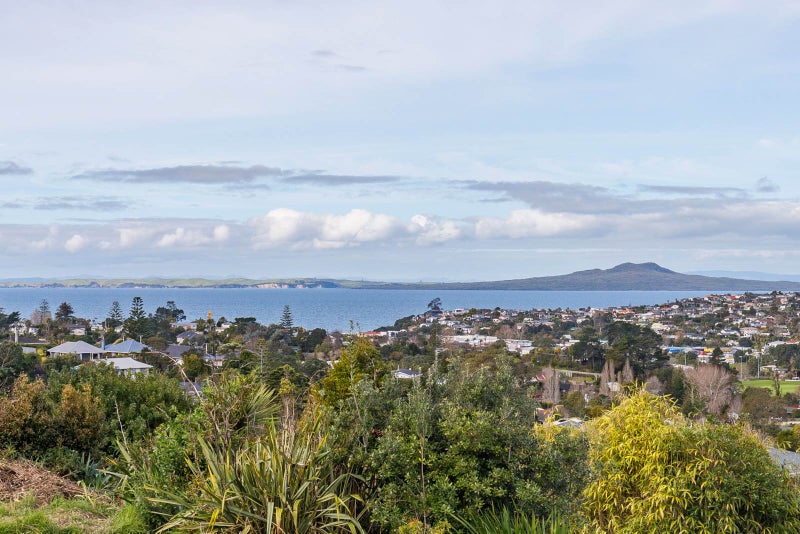 152A Carlisle Road, Northcross, Auckland - Carousel 2
