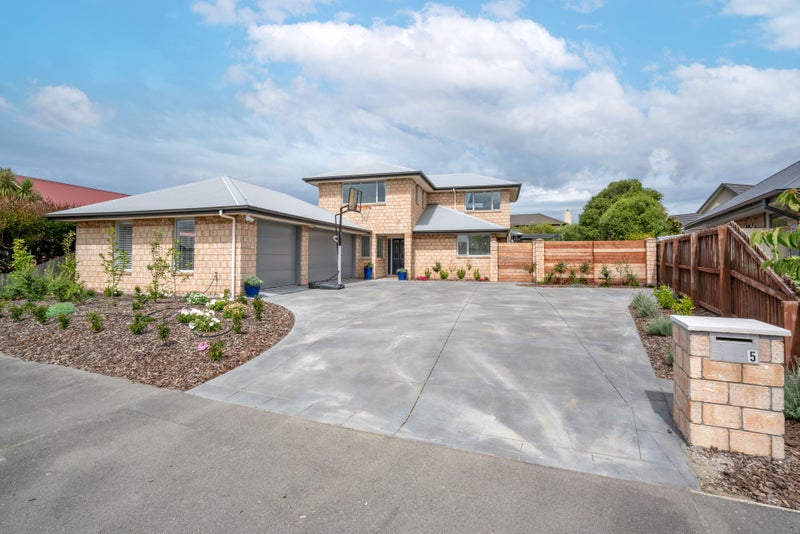 5 Evergreen Place, Parklands, Christchurch - Carousel 2