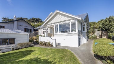 12 Pinnacle Street, Seatoun, Wellington - Carousel 1