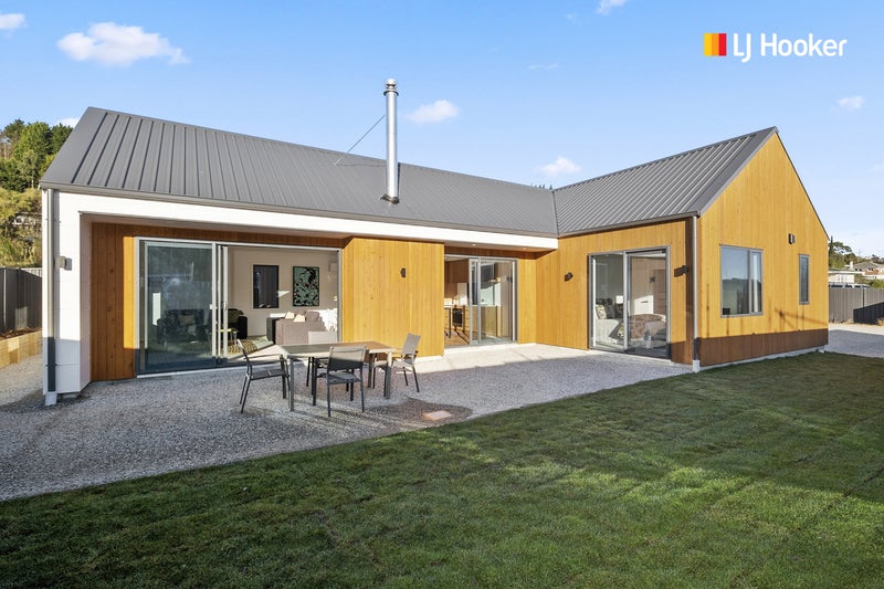 8 Craigellachie Lane, Kenmure, Dunedin - Carousel 1