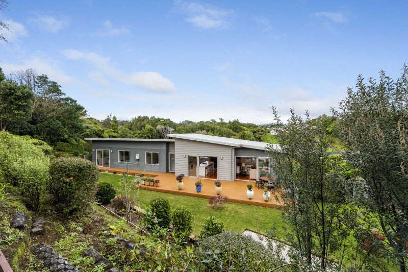 3 Fern Lane, Whalers Gate, New Plymouth - Carousel 2
