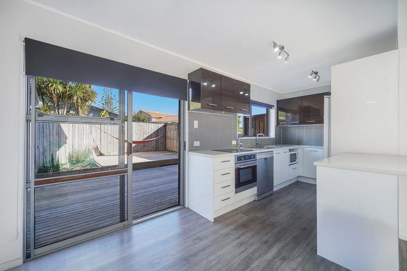 157 Halsey Drive, Lynfield, Auckland - Carousel 2