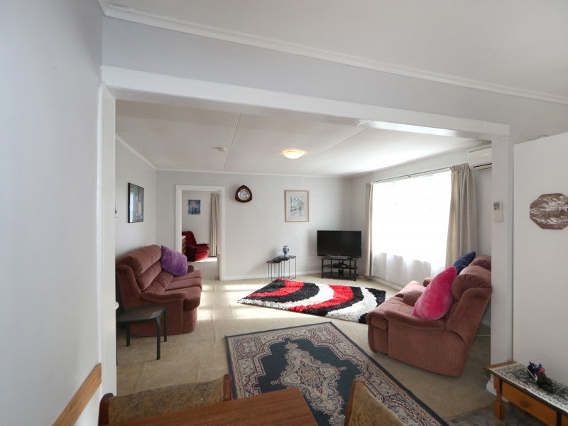 1012A Beatty Street, Mayfair, Hastings - Carousel 17