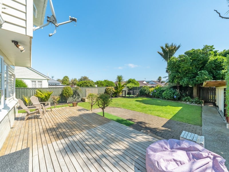 12 Freyberg Street, Waterloo, Lower Hutt - Carousel 1