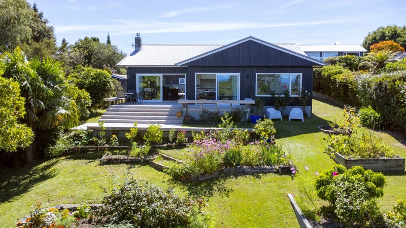 1/25 Ngamotu Road, Taupō - Carousel 2