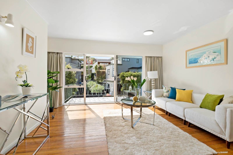 2/405 Beach Road, Mairangi Bay, Auckland - Carousel 1