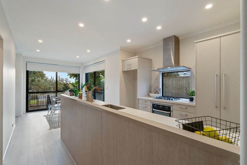 55 Matairangi Avenue, Totara Heights, Auckland - Carousel 2