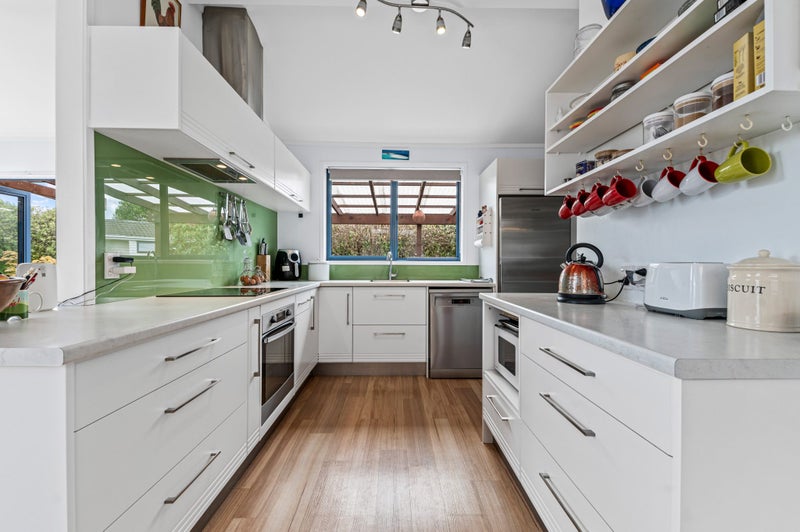 5 Gifford Place, Utuhina, Rotorua - Carousel 2