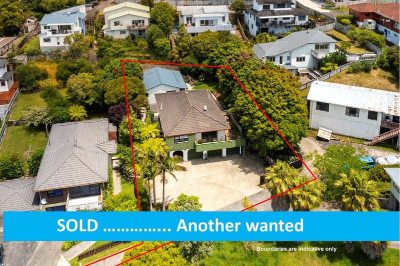 12 Serrata Place, Browns Bay, Auckland - Carousel 1
