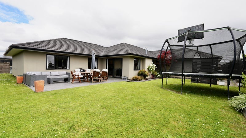 32 Rosalie Terrace, Kelvin Grove, Palmerston North - Carousel 17