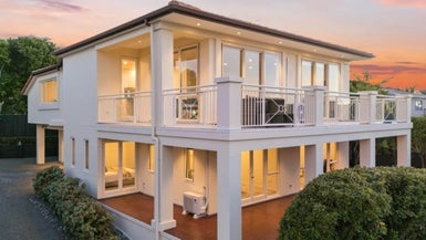 11A Beechwood Road, Rothesay Bay, Auckland - Carousel 1