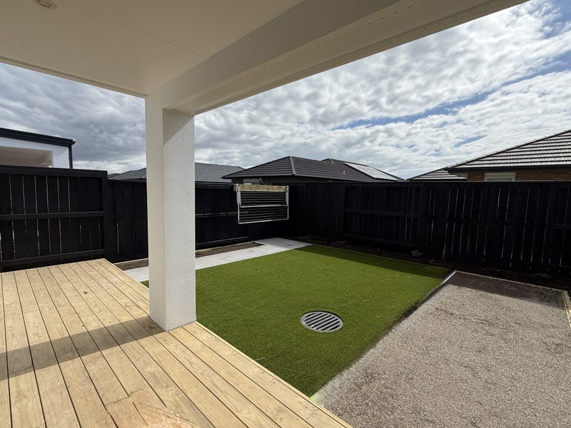21 Carronade Street, Papamoa Beach, Papamoa - Carousel 13