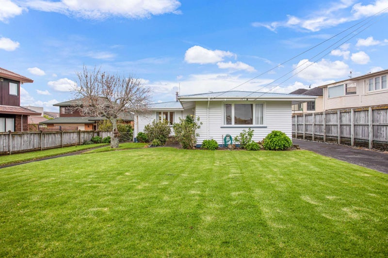 198 Bucklands Beach Road, Bucklands Beach, Auckland - Carousel 1