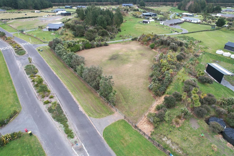 18 Awarangi Rise, Oratia, Auckland - Carousel 8