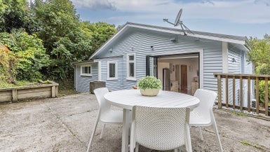 27A Awarua Street, Ngaio, Wellington - Carousel 1