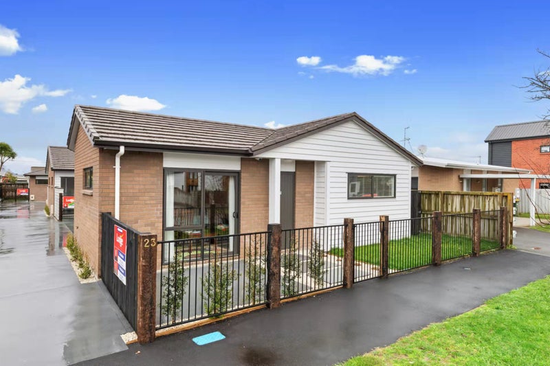 1/23 Campbell Street, Frankton, Hamilton - Carousel 2