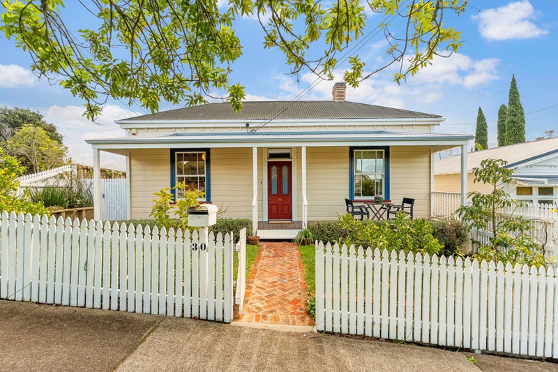 30 Kingsland Avenue, Kingsland, Auckland - Carousel 1