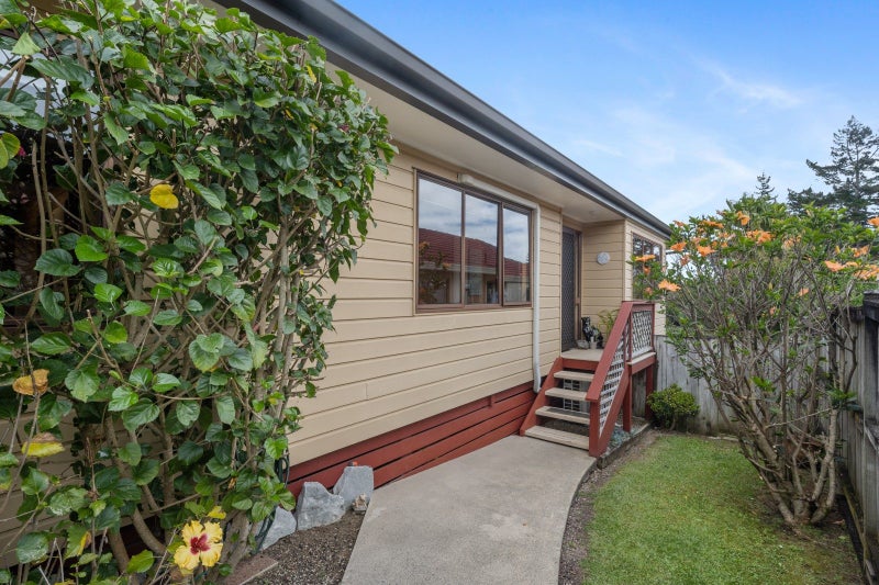 18 Lochend Place, Highland Park, Auckland - Carousel 2