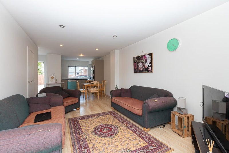 2/4 Littler Place, Hamilton East, Hamilton - Carousel 2