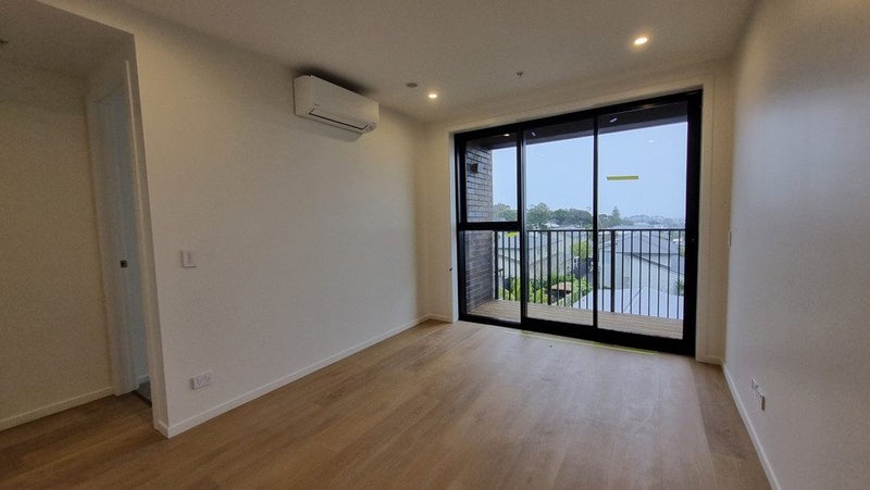 301/2 Finch Street, Morningside, Auckland - Carousel 12